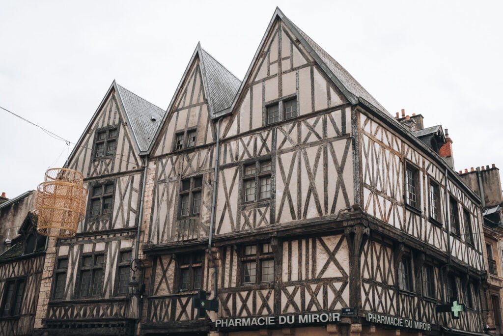 21 Best Places to Live in France for Expats in 2024