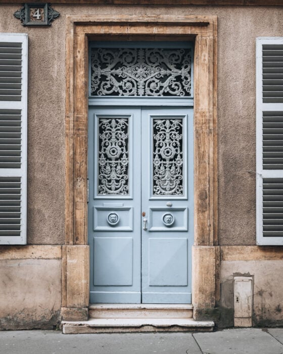 Click here to read all my guides about moving to and living in France.